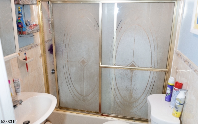 Elizabeth City, New Jersey, 07206, United States, 2 Bedrooms Bedrooms, ,3 BathroomsBathrooms,Residential,For Sale,1992844