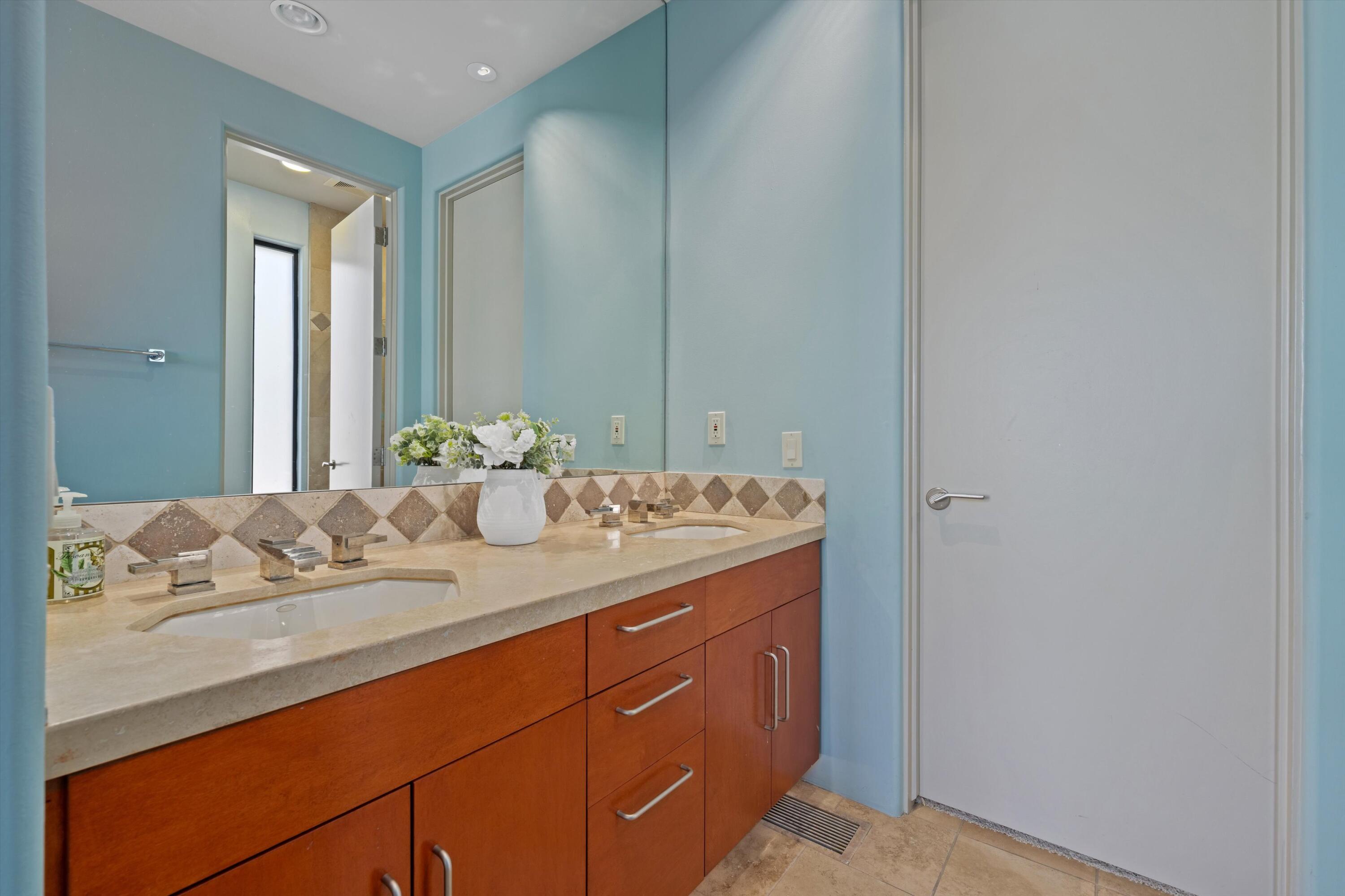 Palm Desert, California, 92260, United States, 4 Bedrooms Bedrooms, ,6 BathroomsBathrooms,Residential,For Sale,2002034