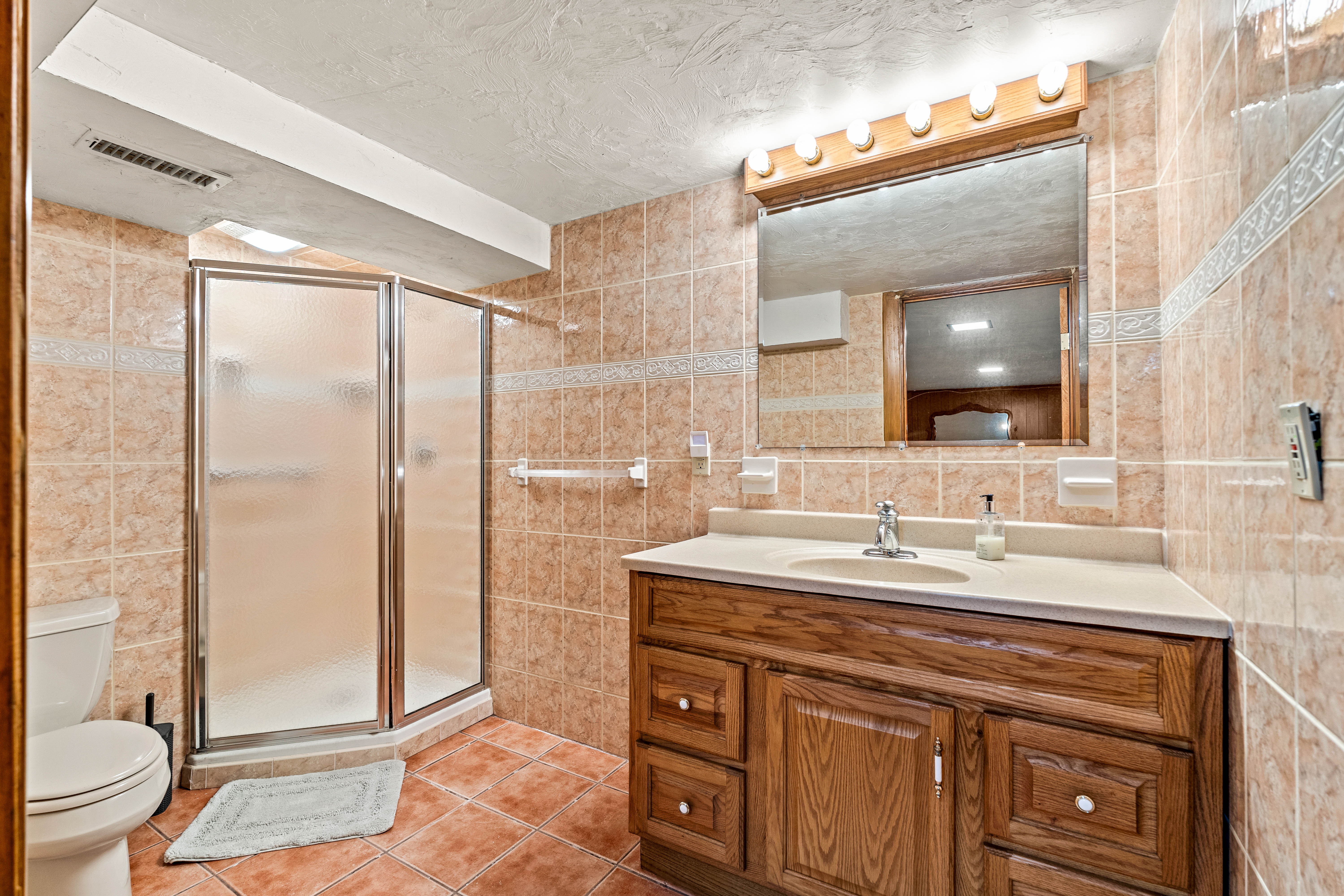  11 Arnold Road, Peabody, MA, 01960 - 物件實景