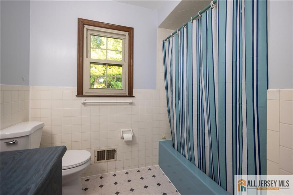 East Brunswick, New Jersey, 08816, United States, 4 Bedrooms Bedrooms, ,3 BathroomsBathrooms,Residential,For Sale,1895704