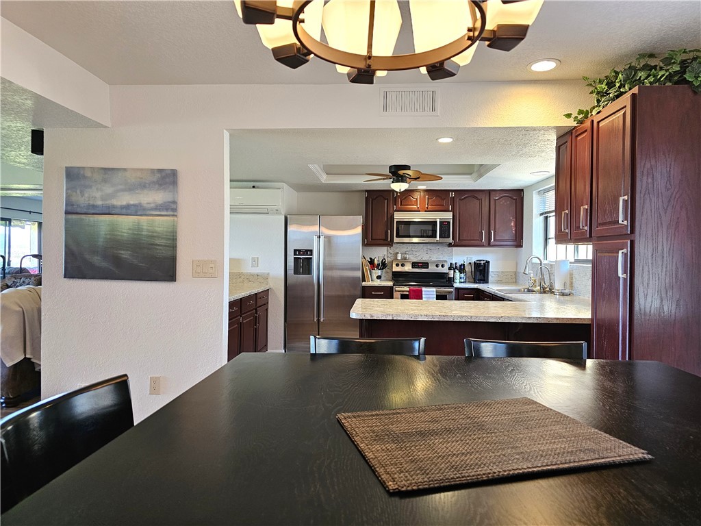 Lake Havasu, Arizona, 86403, United States, 2 Bedrooms Bedrooms, ,2 BathroomsBathrooms,Residential,For Sale,2002226