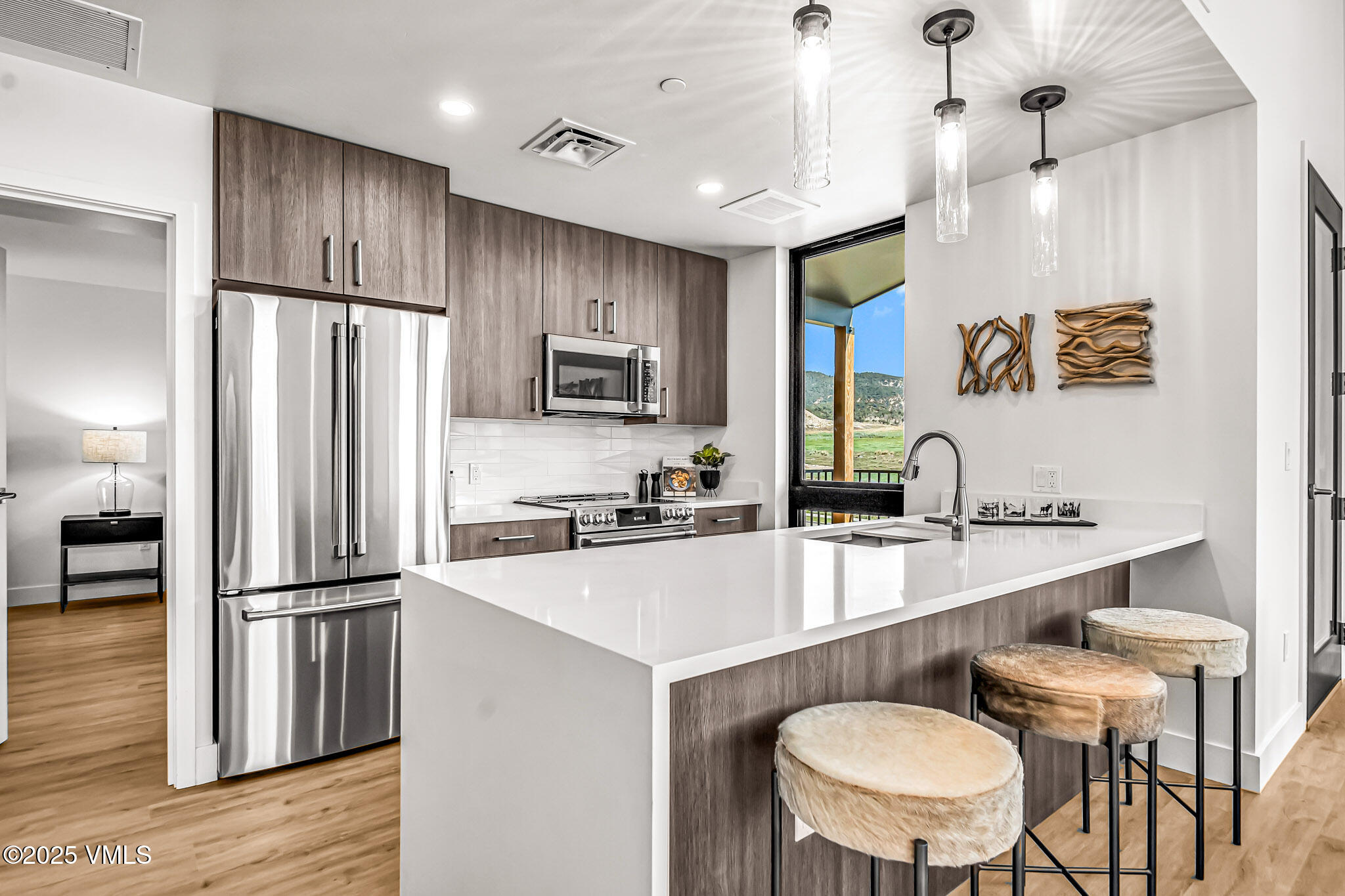 Eagle, Colorado, 81631, United States, 2 Bedrooms Bedrooms, ,2 BathroomsBathrooms,Residential,For Sale,1925129