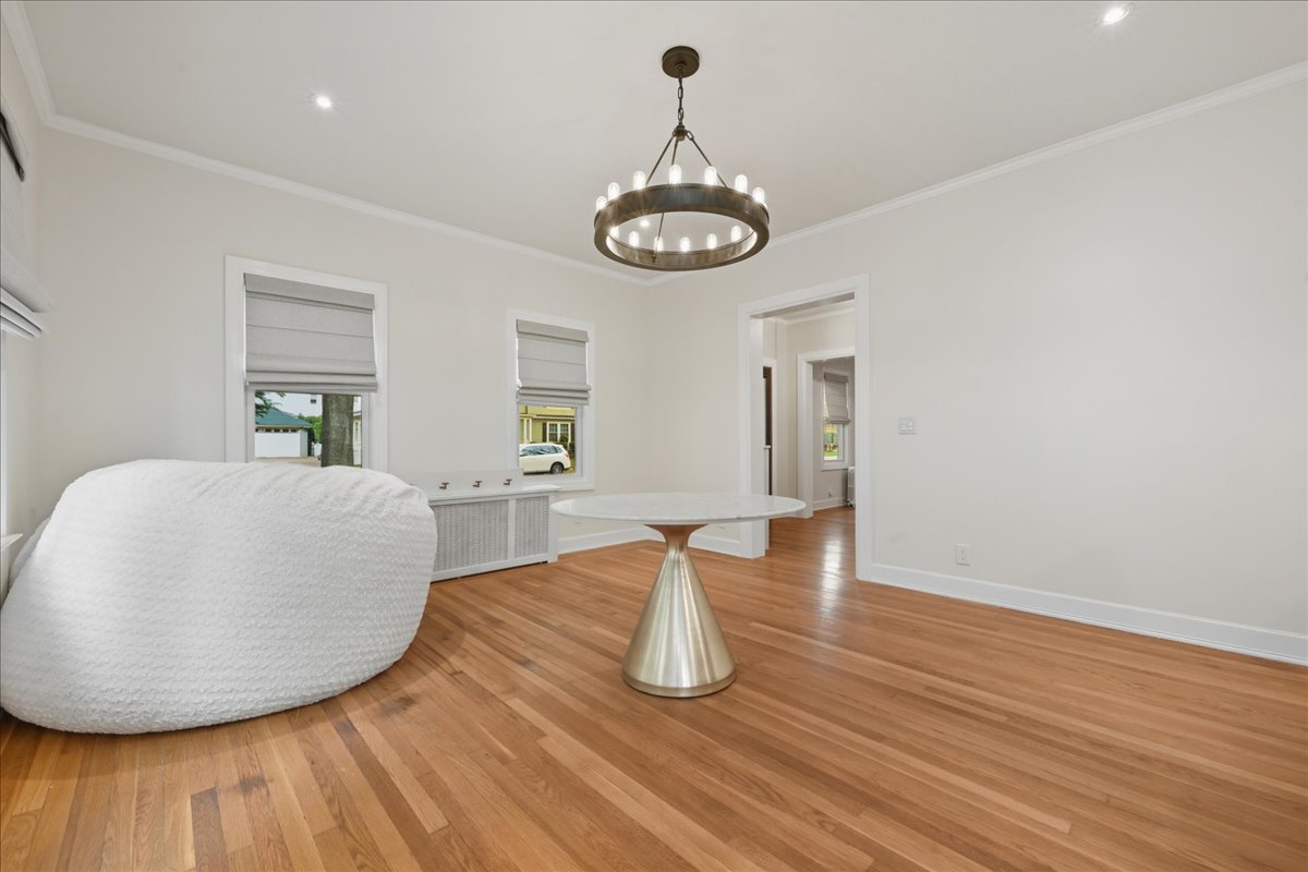 Floral Park, New York, 11001, United States, 4 Bedrooms Bedrooms, ,4 BathroomsBathrooms,Residential,For Sale,1977221