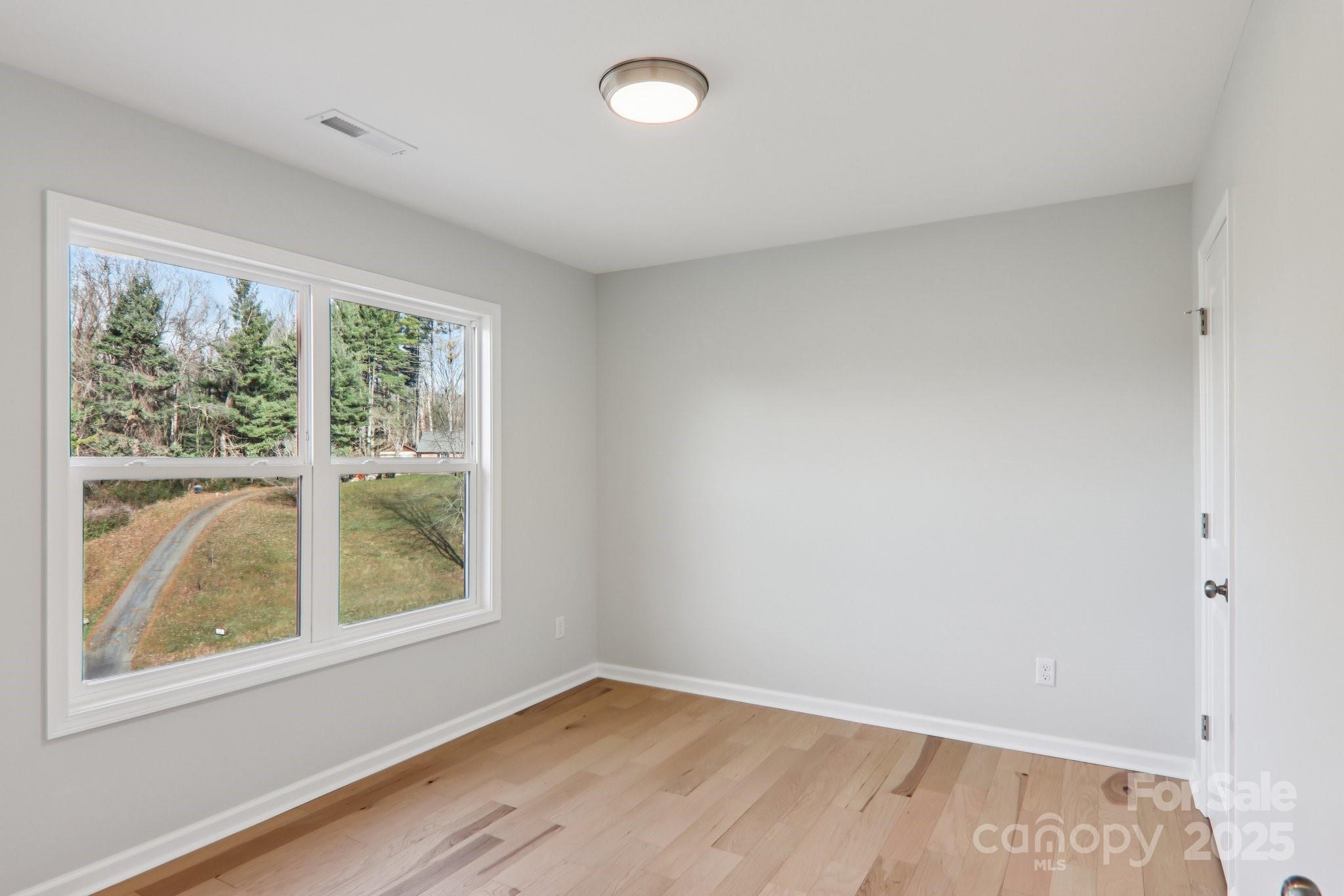 Candler, North Carolina, 28715, United States, 3 Bedrooms Bedrooms, ,3 BathroomsBathrooms,Residential,For Sale,2002526