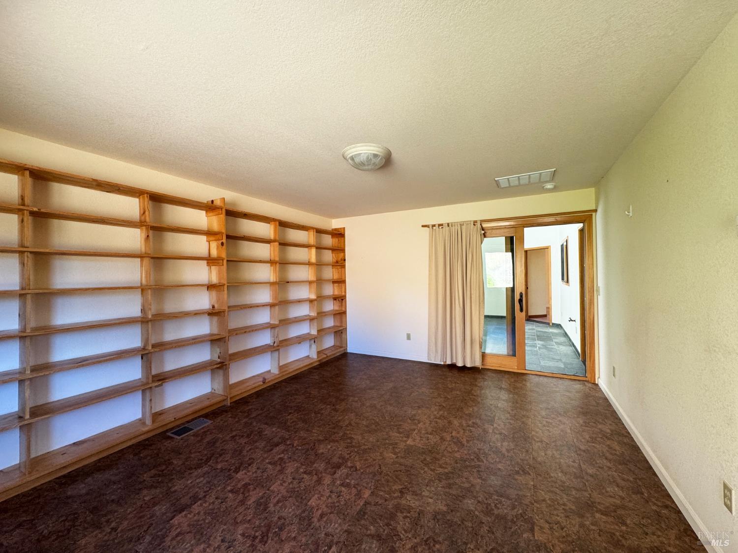 Willits, California, 95490, United States, 2 Bedrooms Bedrooms, ,2 BathroomsBathrooms,Residential,For Sale,1983542