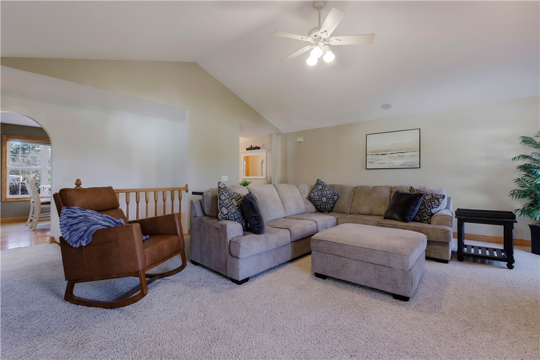 Chippewa Falls, Wisconsin, 54729, United States, 3 Bedrooms Bedrooms, ,4 BathroomsBathrooms,Residential,For Sale,1994232