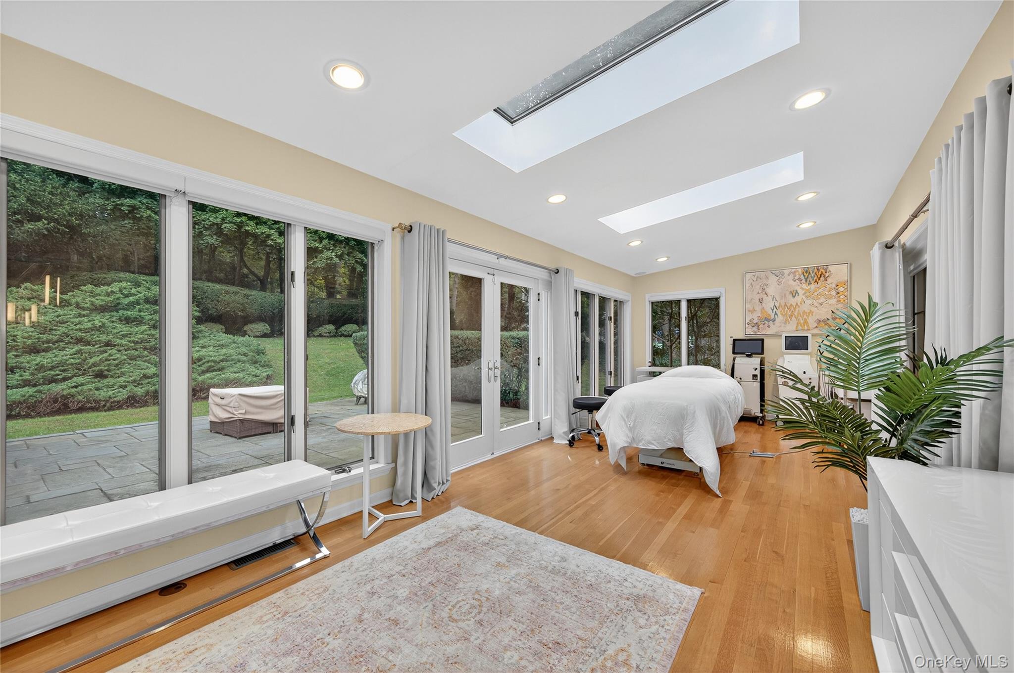  634 Park Avenue, Huntington, NY, 11743 - 物件實景