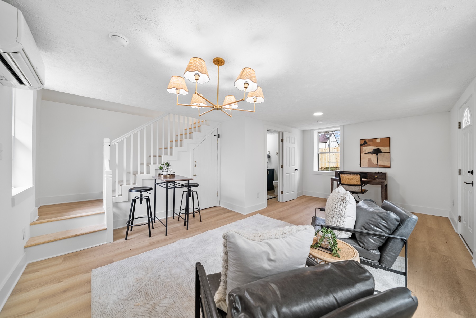 Nashville, Tennessee, 37209, United States, 4 Bedrooms Bedrooms, ,3 BathroomsBathrooms,Residential,For Sale,1999048