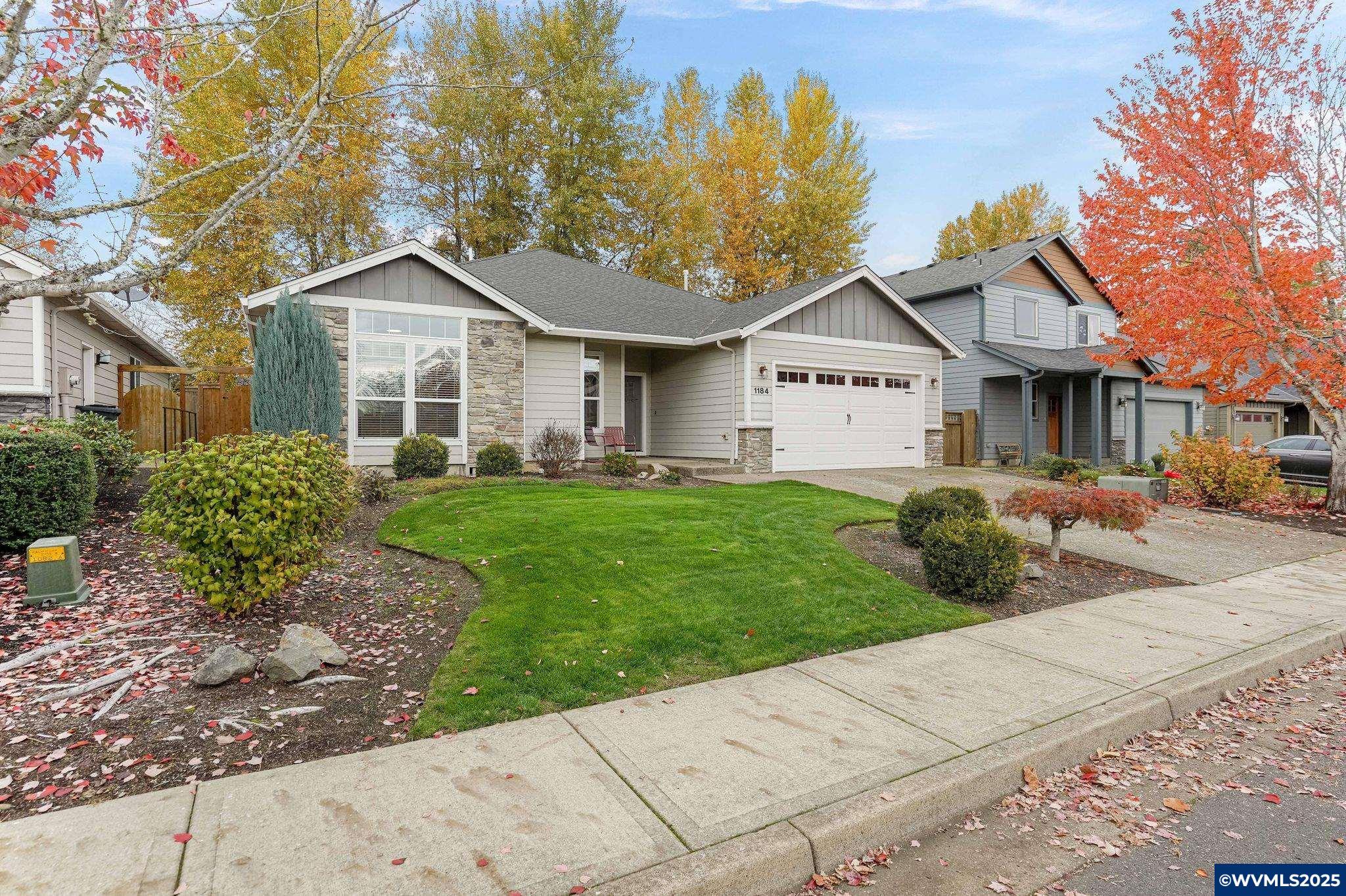 Dallas, Oregon, 97338, United States, 4 Bedrooms Bedrooms, ,2 BathroomsBathrooms,Residential,For Sale,1991904