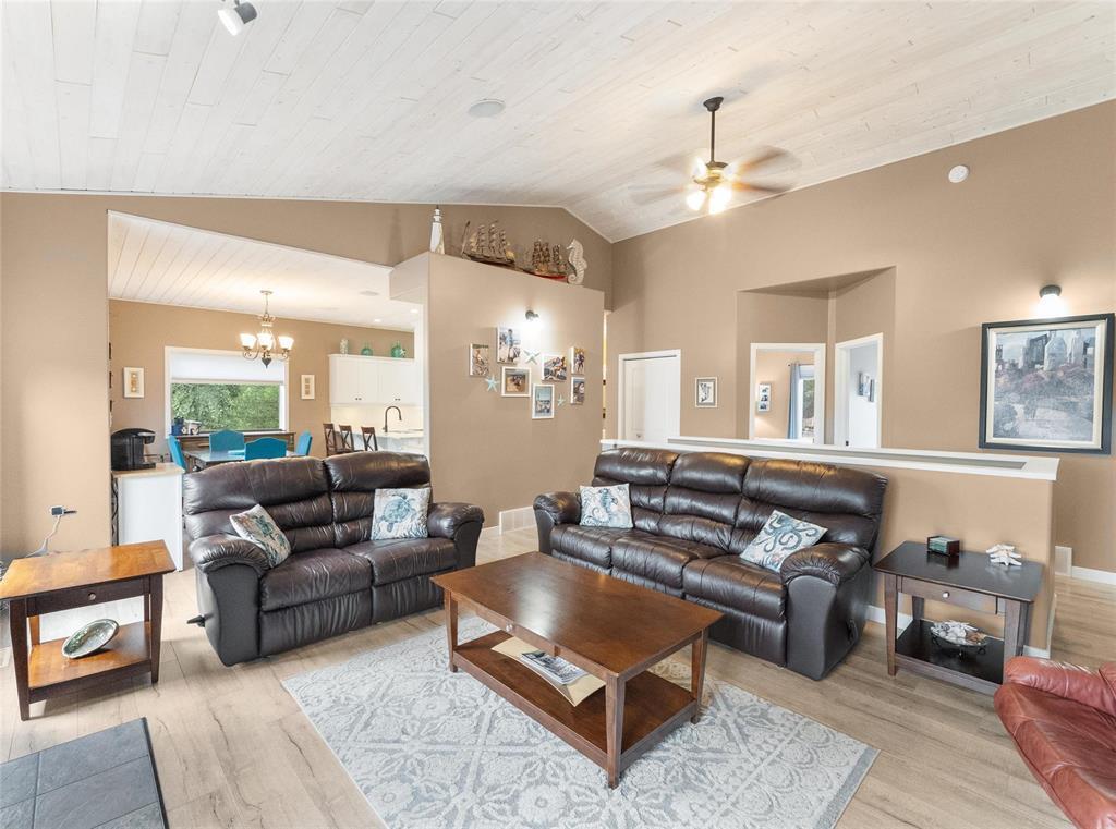 LESTER BEACH, Manitoba, R0E 0E0, CA, 4 Bedrooms Bedrooms, ,3 BathroomsBathrooms,Residential,For Sale,1949698