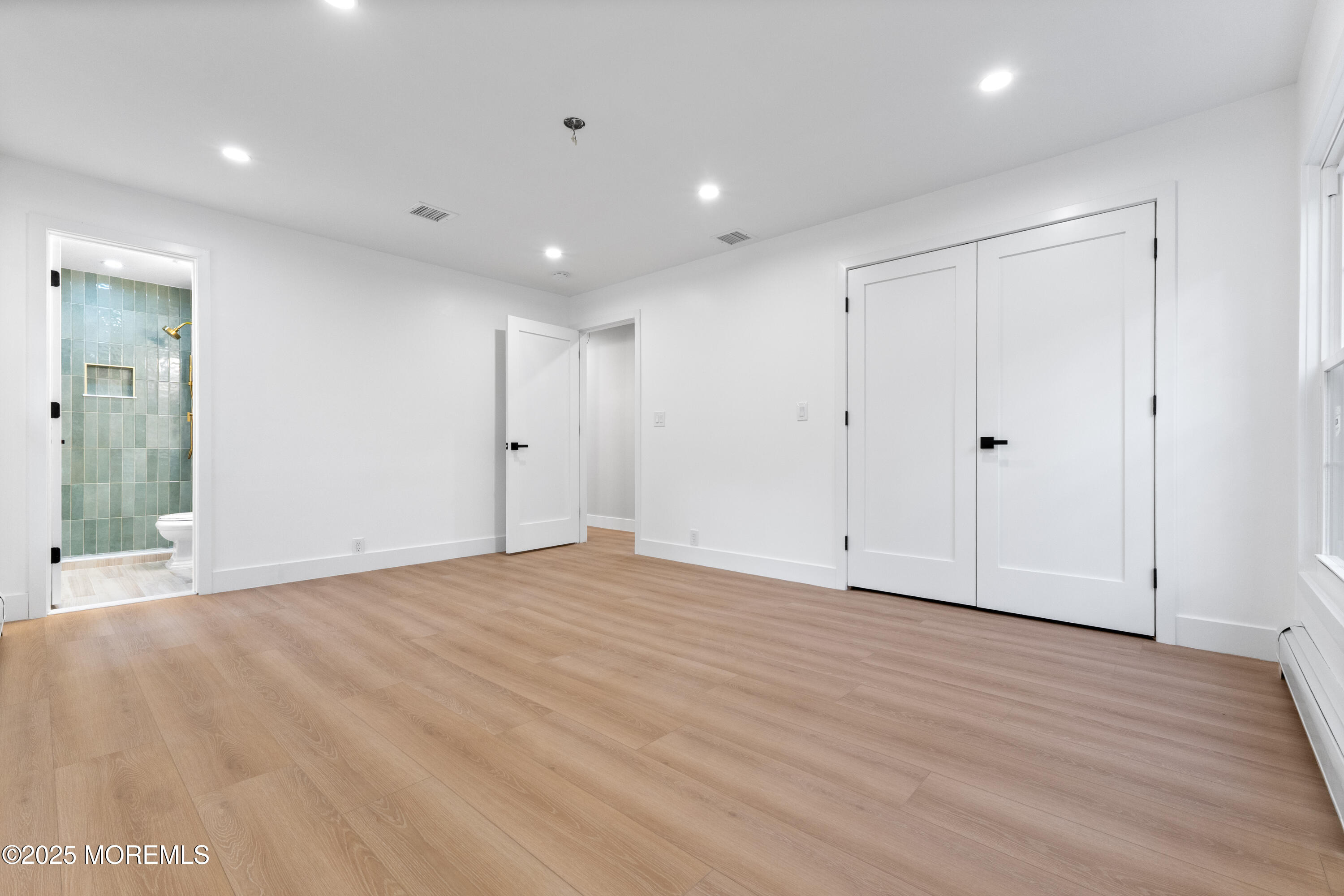 Middletown, New Jersey, 07748, United States, 3 Bedrooms Bedrooms, ,3 BathroomsBathrooms,Residential,For Sale,1987371