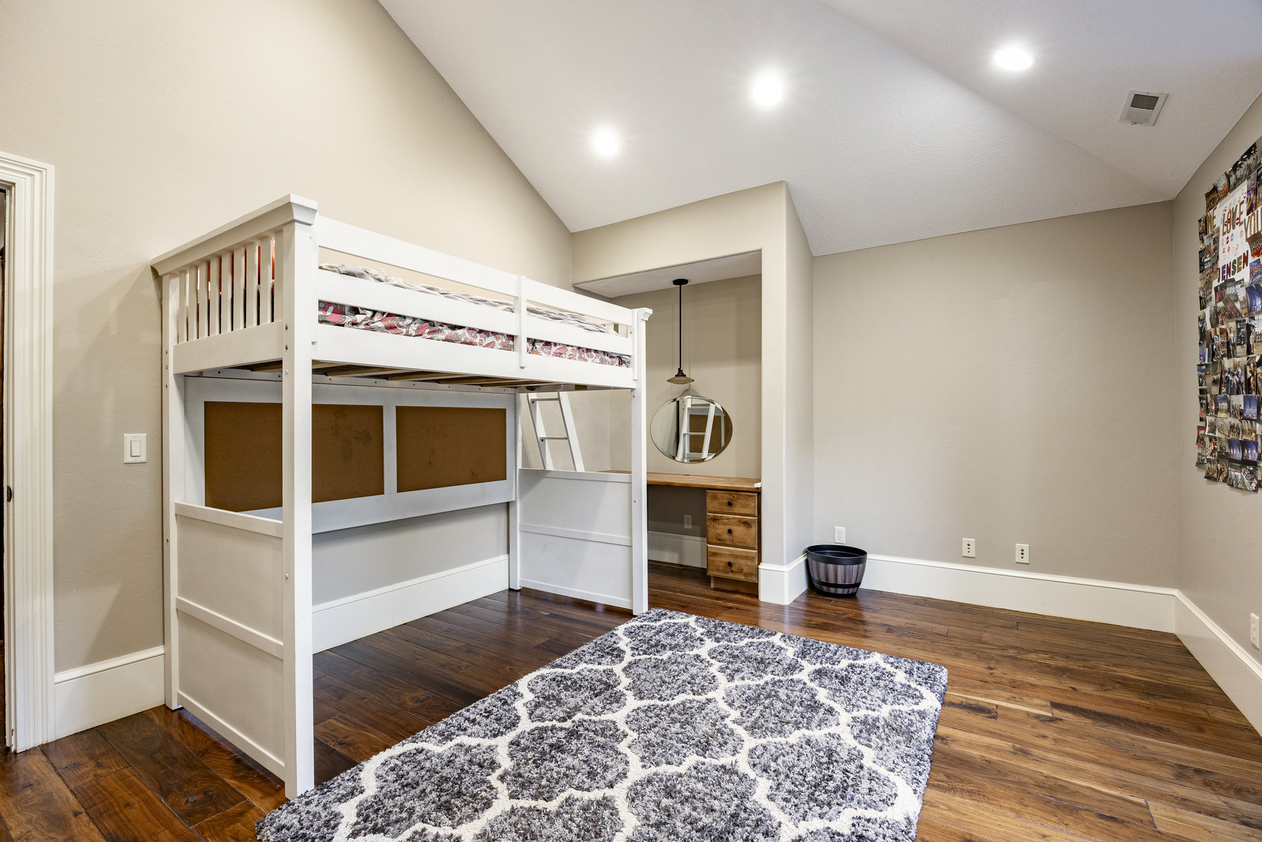  Gated West Jordan 2 Story Estate with 10 Car Garage and Swimming Pool - 物件實景