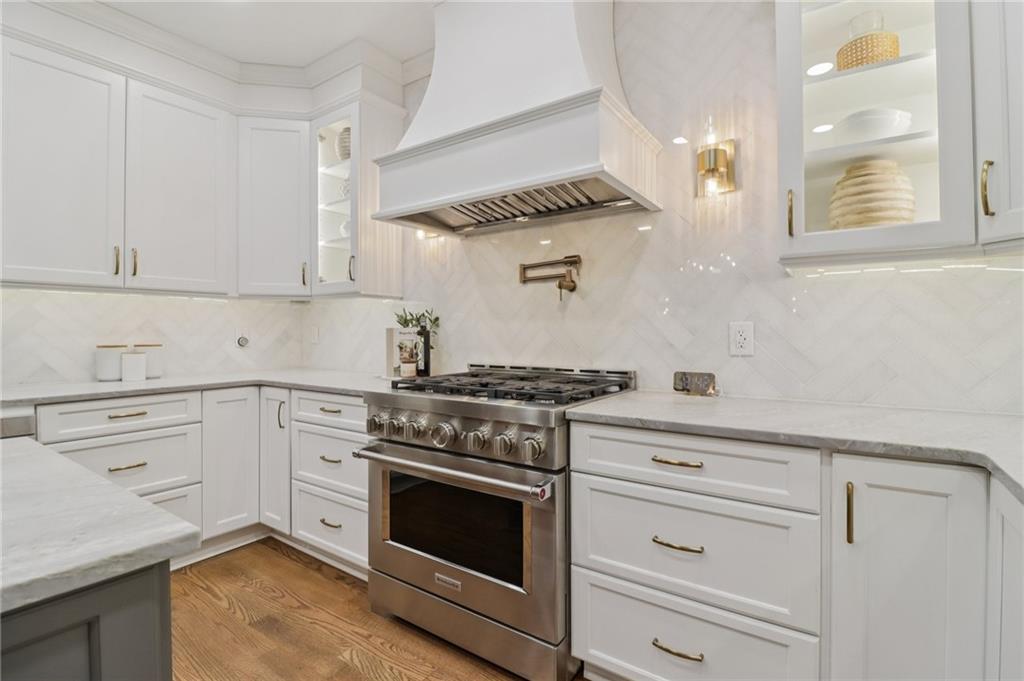 Alpharetta, Georgia, 30009, United States, 5 Bedrooms Bedrooms, ,4 BathroomsBathrooms,Residential,For Sale,1976407