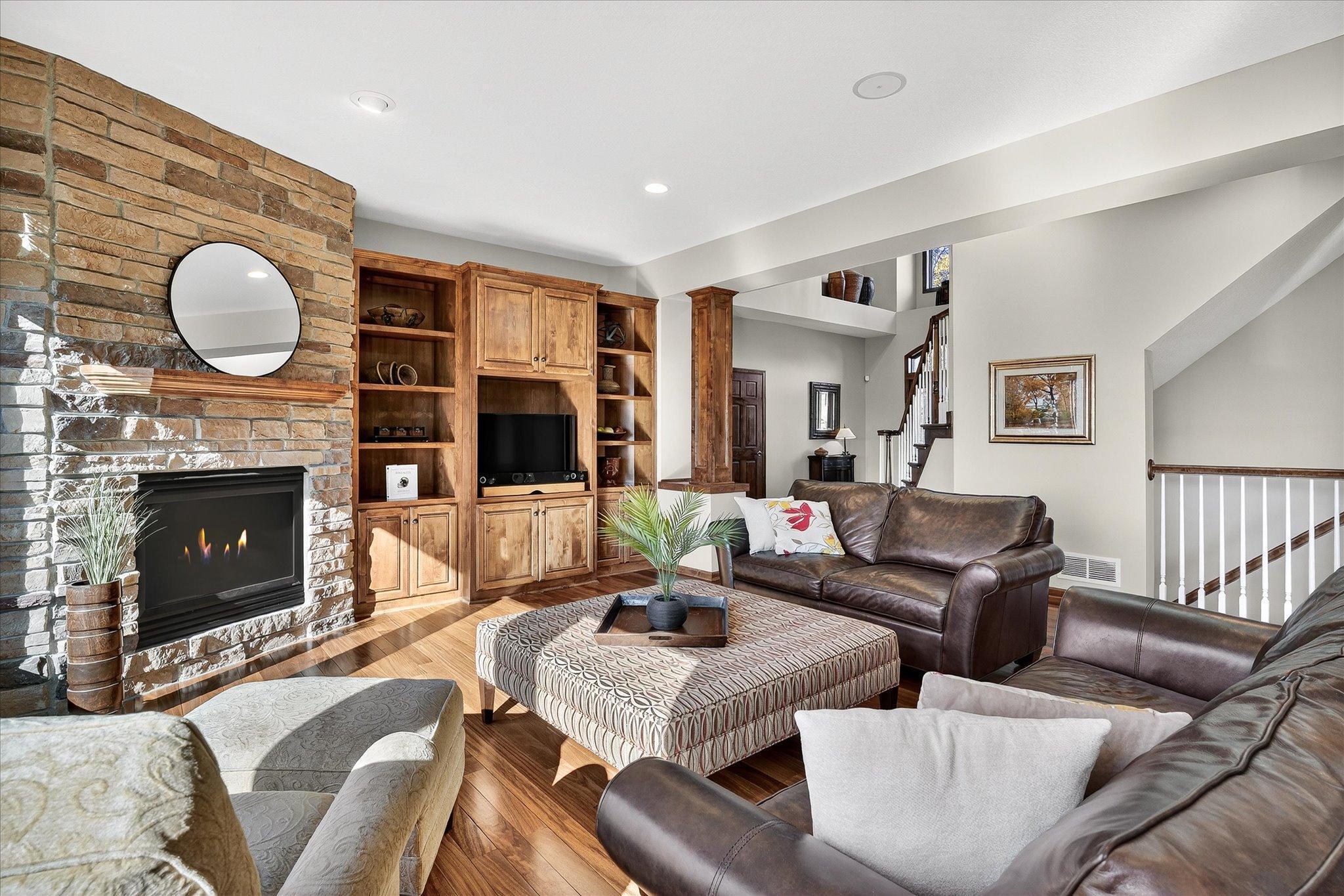 Medina, Minnesota, 55340, United States, 5 Bedrooms Bedrooms, ,3 BathroomsBathrooms,Residential,For Sale,1989034