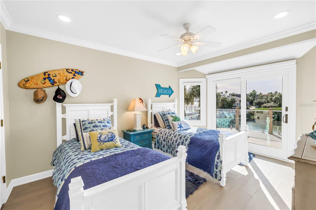 St Petersburg, Florida, 33715, United States, 4 Bedrooms Bedrooms, ,5 BathroomsBathrooms,Residential,For Sale,1999732