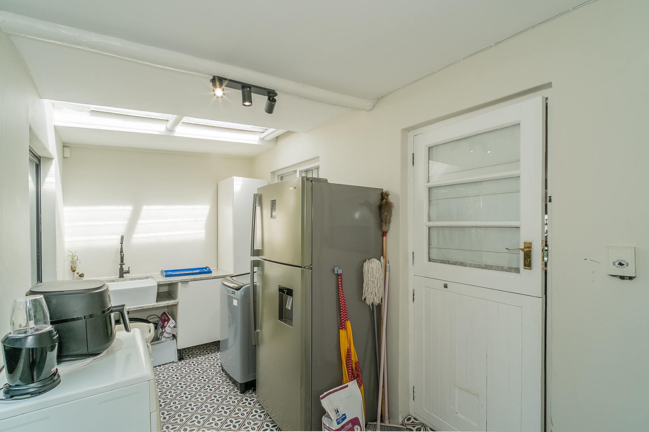  COASTAL LIVING IN THE HEART OF IMHOFF