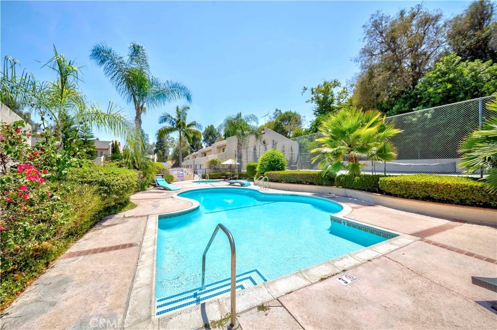 Fullerton, California, 92833, United States, 2 Bedrooms Bedrooms, ,3 BathroomsBathrooms,Residential,For Sale,1890982
