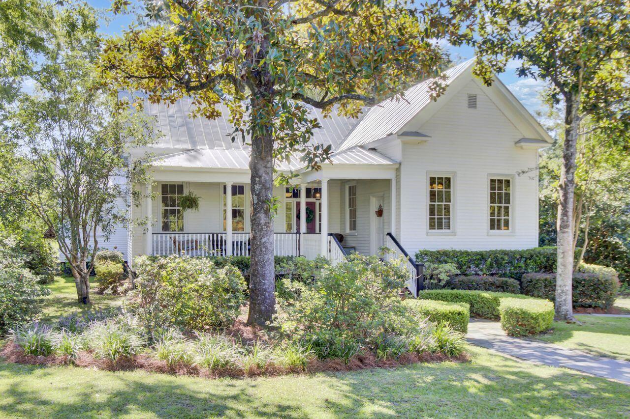 Summerville, South Carolina, 29483, United States, 3 Bedrooms Bedrooms, ,2 BathroomsBathrooms,Residential,For Sale,1938734