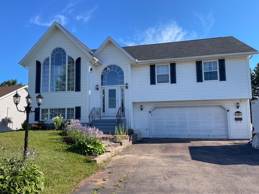 STRATFORD, Prince Edward Island, C1B 2H3, CA, 4 Bedrooms Bedrooms, ,2 BathroomsBathrooms,Residential,For Sale,1885210