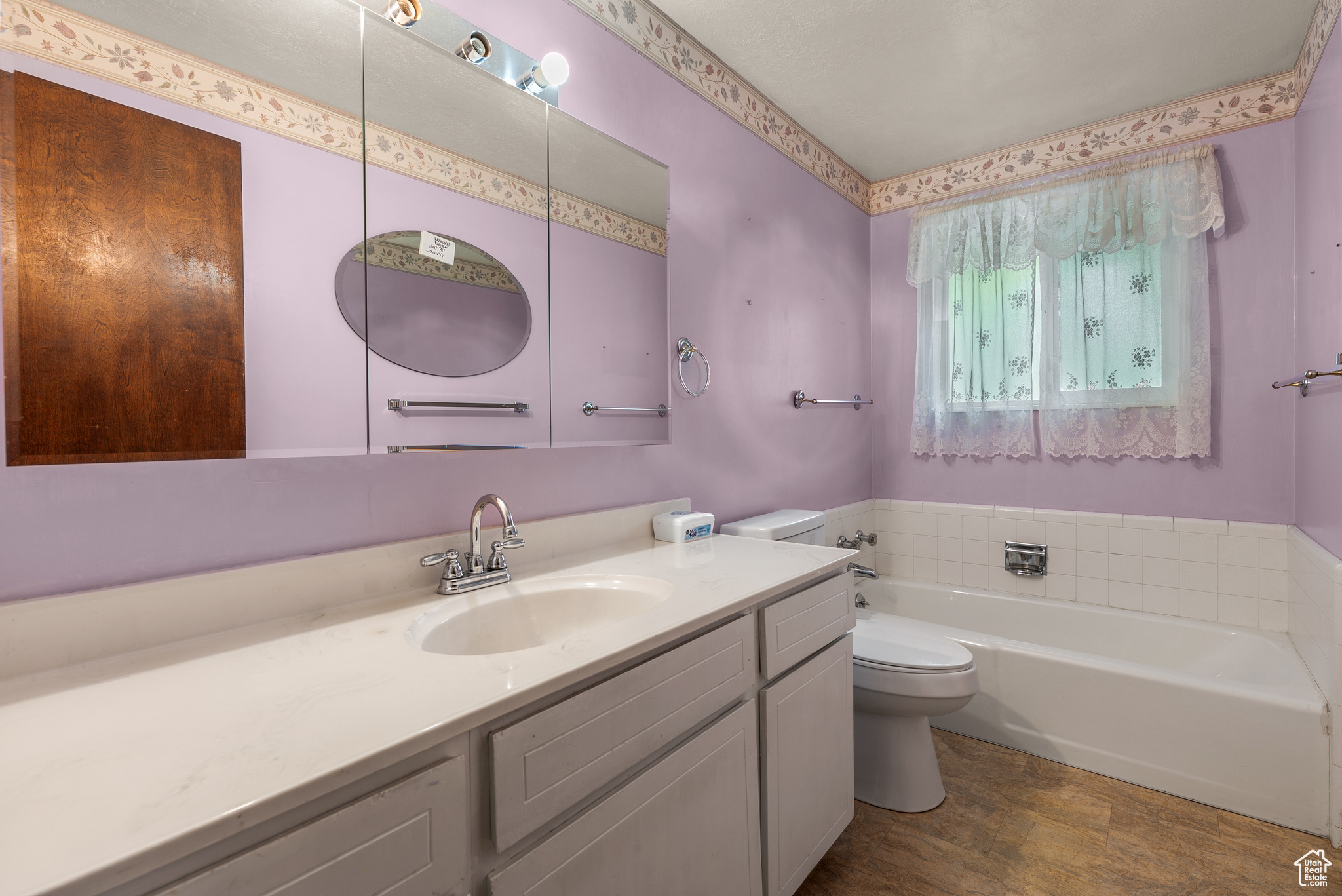 Farmington, Utah, 84025, United States, 5 Bedrooms Bedrooms, ,1 BathroomBathrooms,Residential,For Sale,1927310