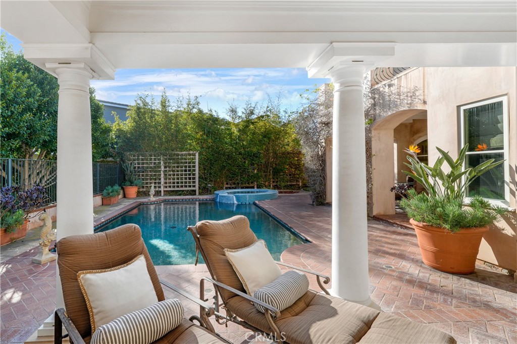 Huntington Beach, California, 92649, United States, 5 Bedrooms Bedrooms, ,5 BathroomsBathrooms,Residential,For Sale,1991081