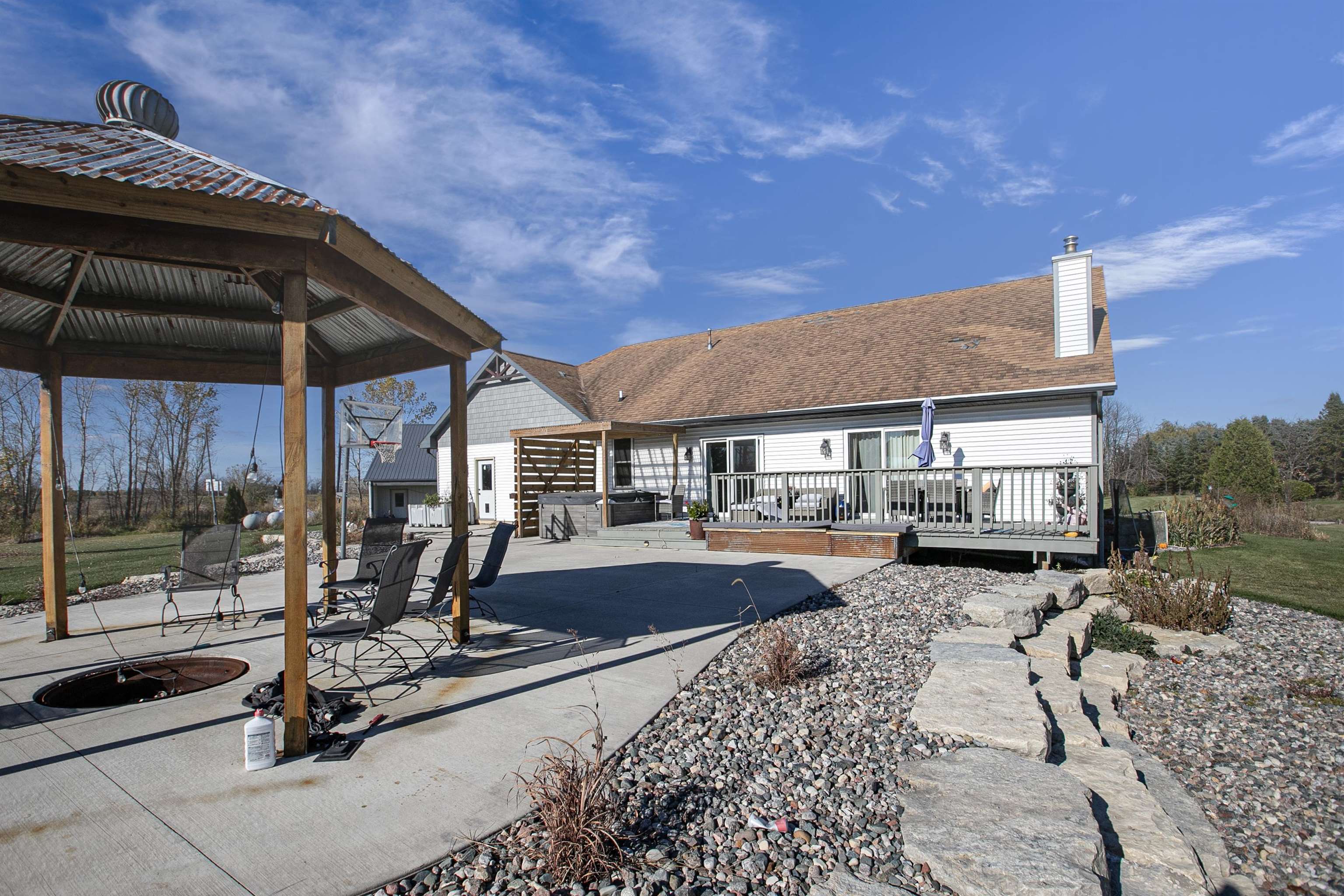 Pulaski, Wisconsin, 54162, United States, 3 Bedrooms Bedrooms, ,3 BathroomsBathrooms,Residential,For Sale,1975627