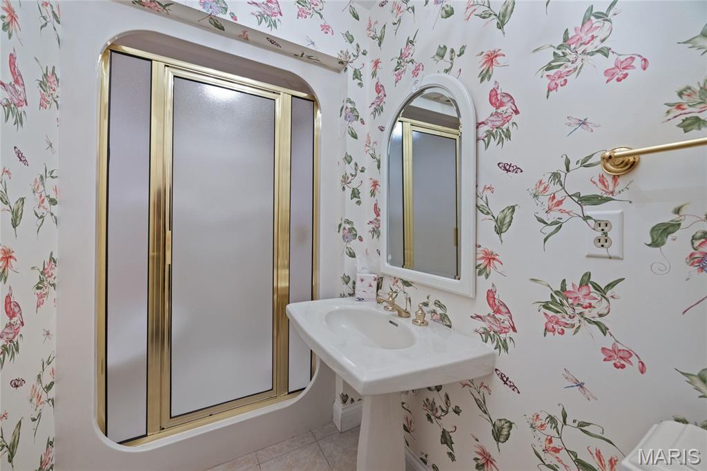 Chesterfield, Missouri, 63017, United States, 3 Bedrooms Bedrooms, ,4 BathroomsBathrooms,Residential,For Sale,1890003