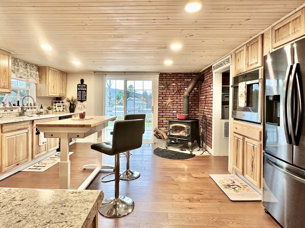 Plymouth, New Hampshire, 03264, United States, 4 Bedrooms Bedrooms, ,1 BathroomBathrooms,Residential,For Sale,1993277