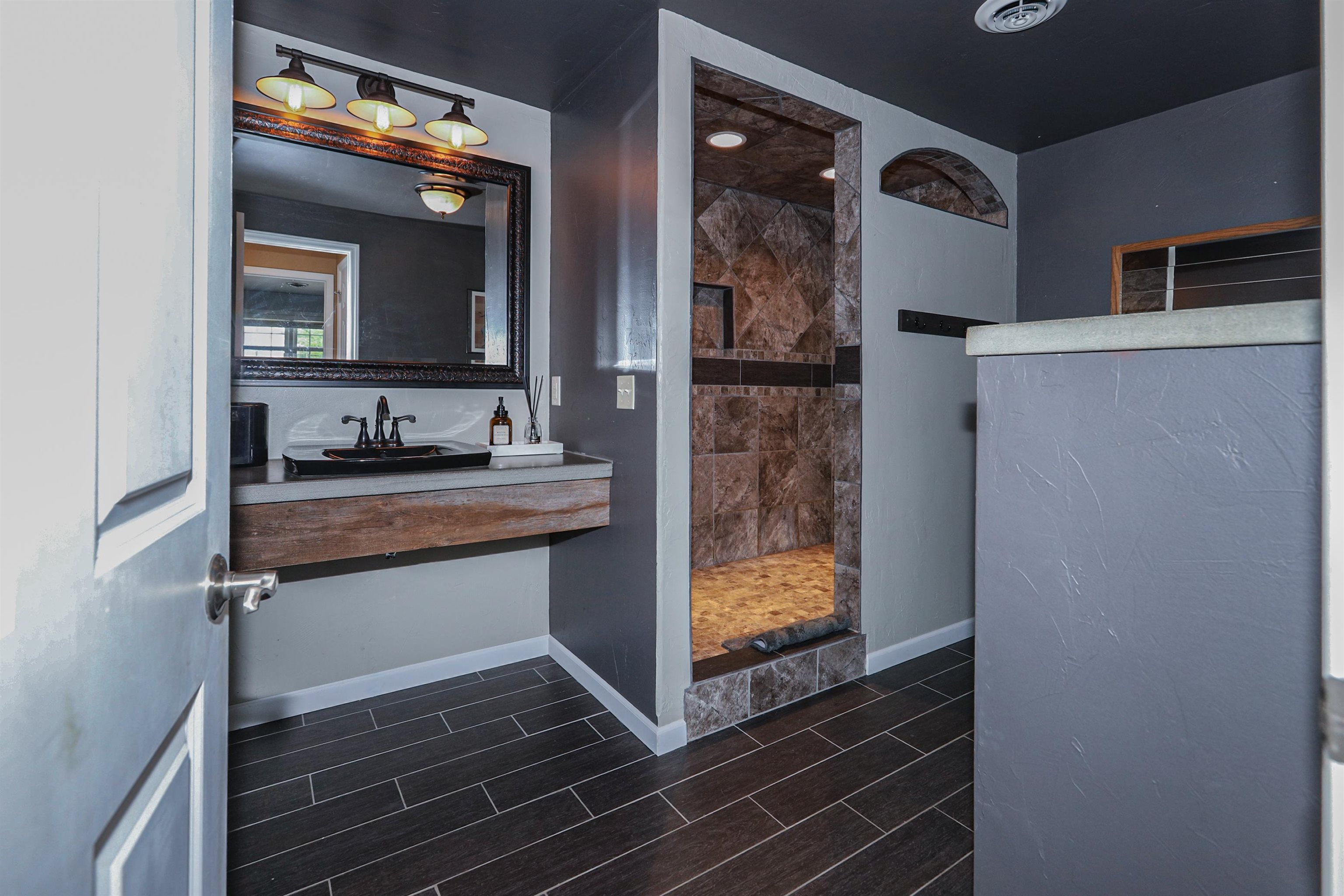 Hortonville, Wisconsin, 54944-9660, United States, 5 Bedrooms Bedrooms, ,3 BathroomsBathrooms,Residential,For Sale,1920298