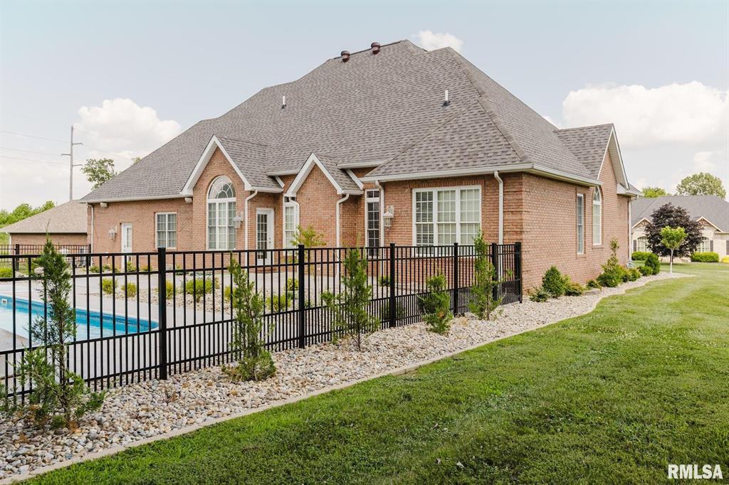 Bismarck, Illinois, 62959, United States, 5 Bedrooms Bedrooms, ,Residential,For Sale,1885319