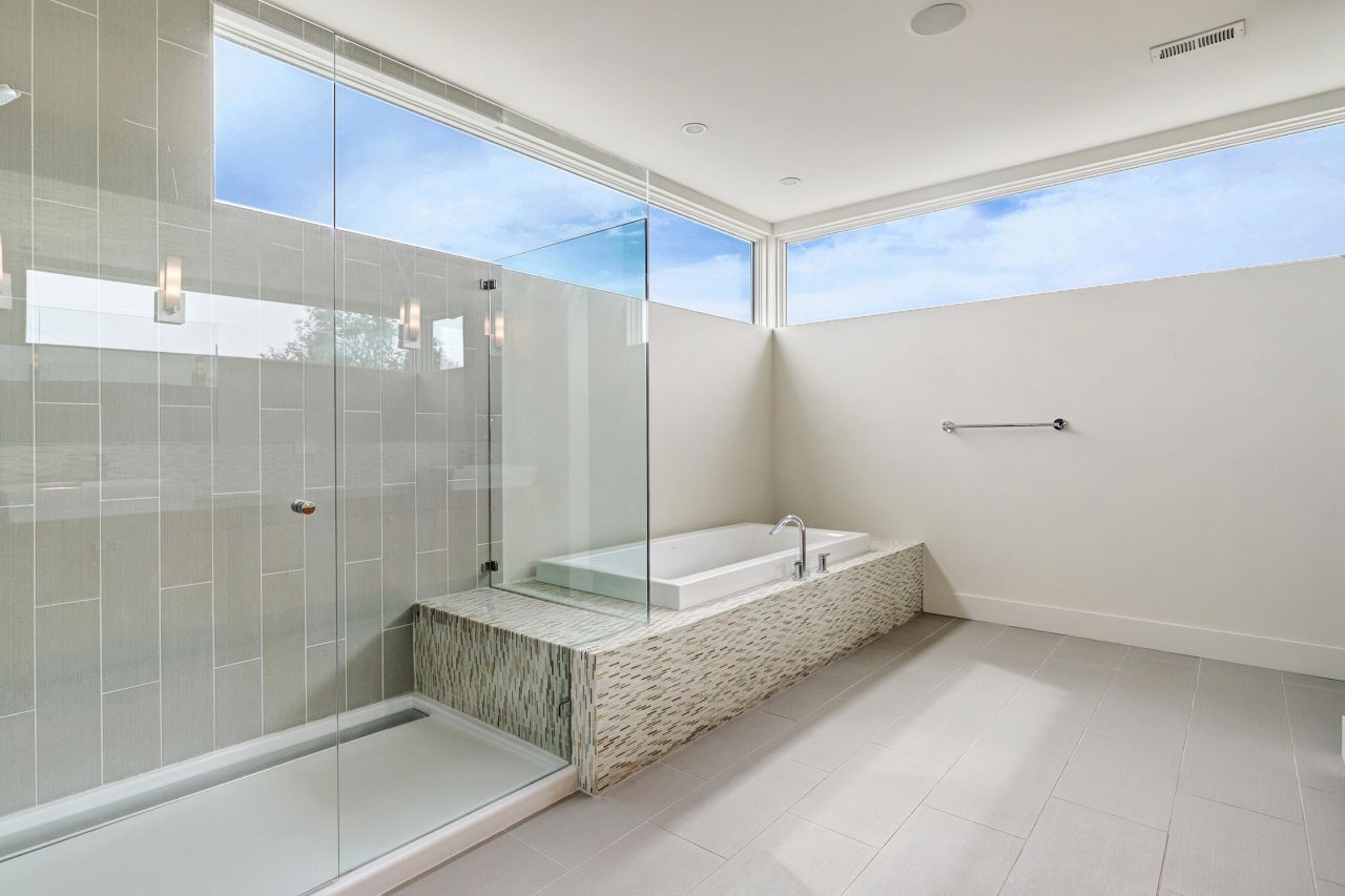 Albuquerque, New Mexico, 87104, United States, 4 Bedrooms Bedrooms, ,4 BathroomsBathrooms,Residential,For Sale,1940748