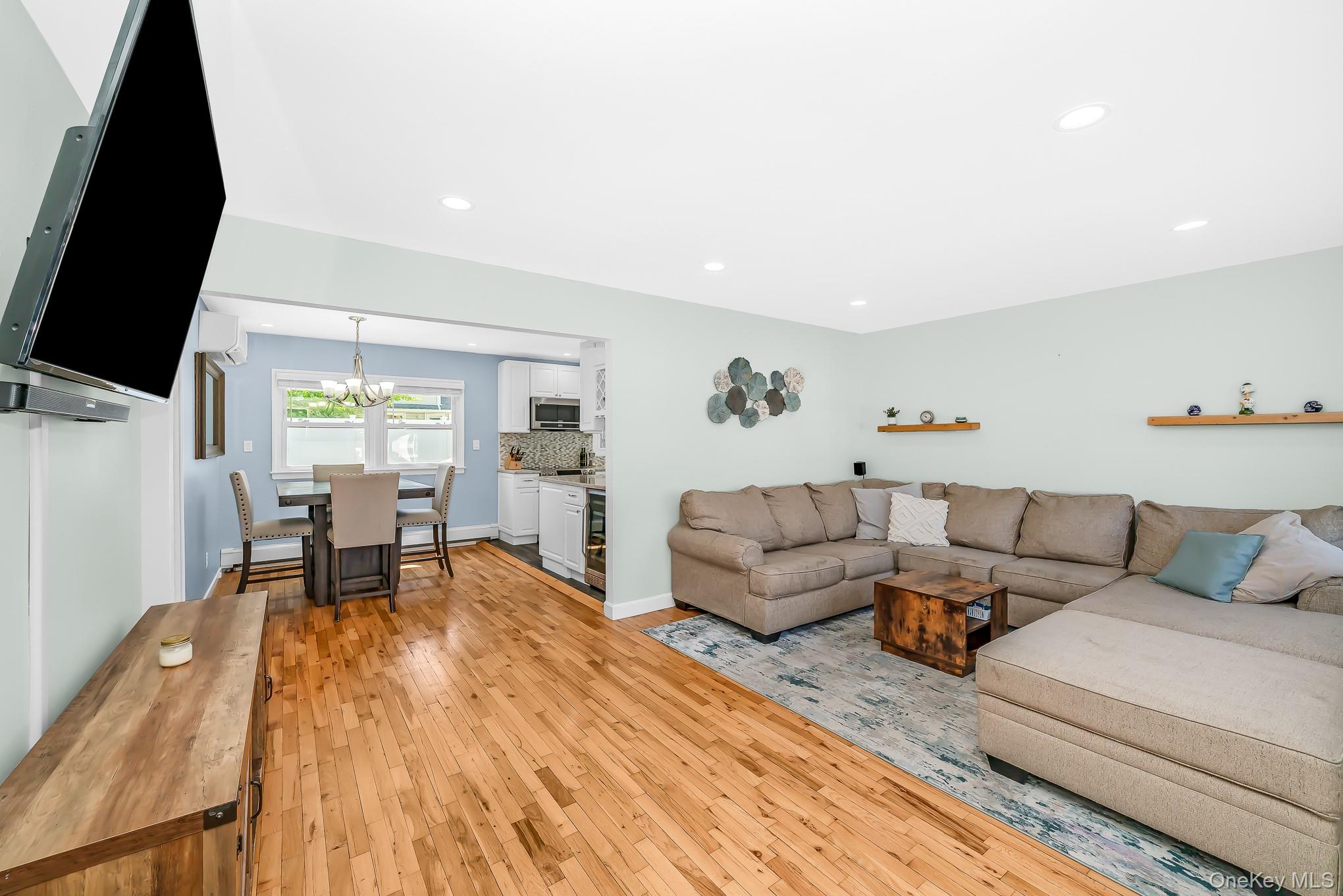 Bethpage, New York, 11714, United States, 3 Bedrooms Bedrooms, ,2 BathroomsBathrooms,Residential,For Sale,2048491