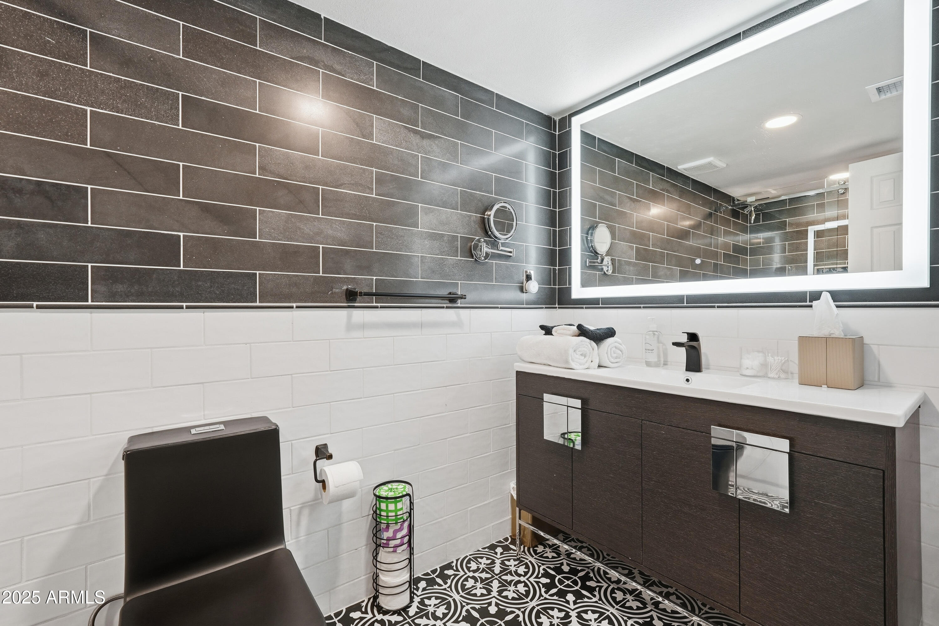 Scottsdale, Arizona, 85251, United States, 4 Bedrooms Bedrooms, ,2 BathroomsBathrooms,Residential,For Sale,2001861