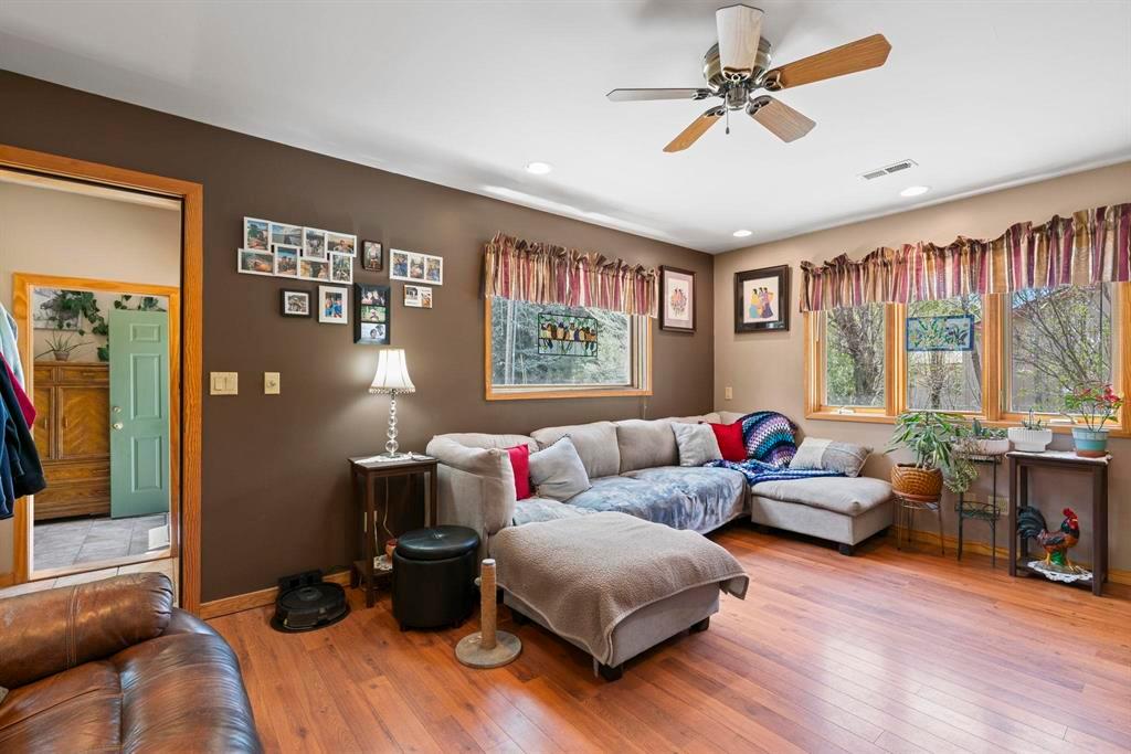 Durango, Colorado, 81301, United States, 3 Bedrooms Bedrooms, ,2 BathroomsBathrooms,Residential,For Sale,1794547