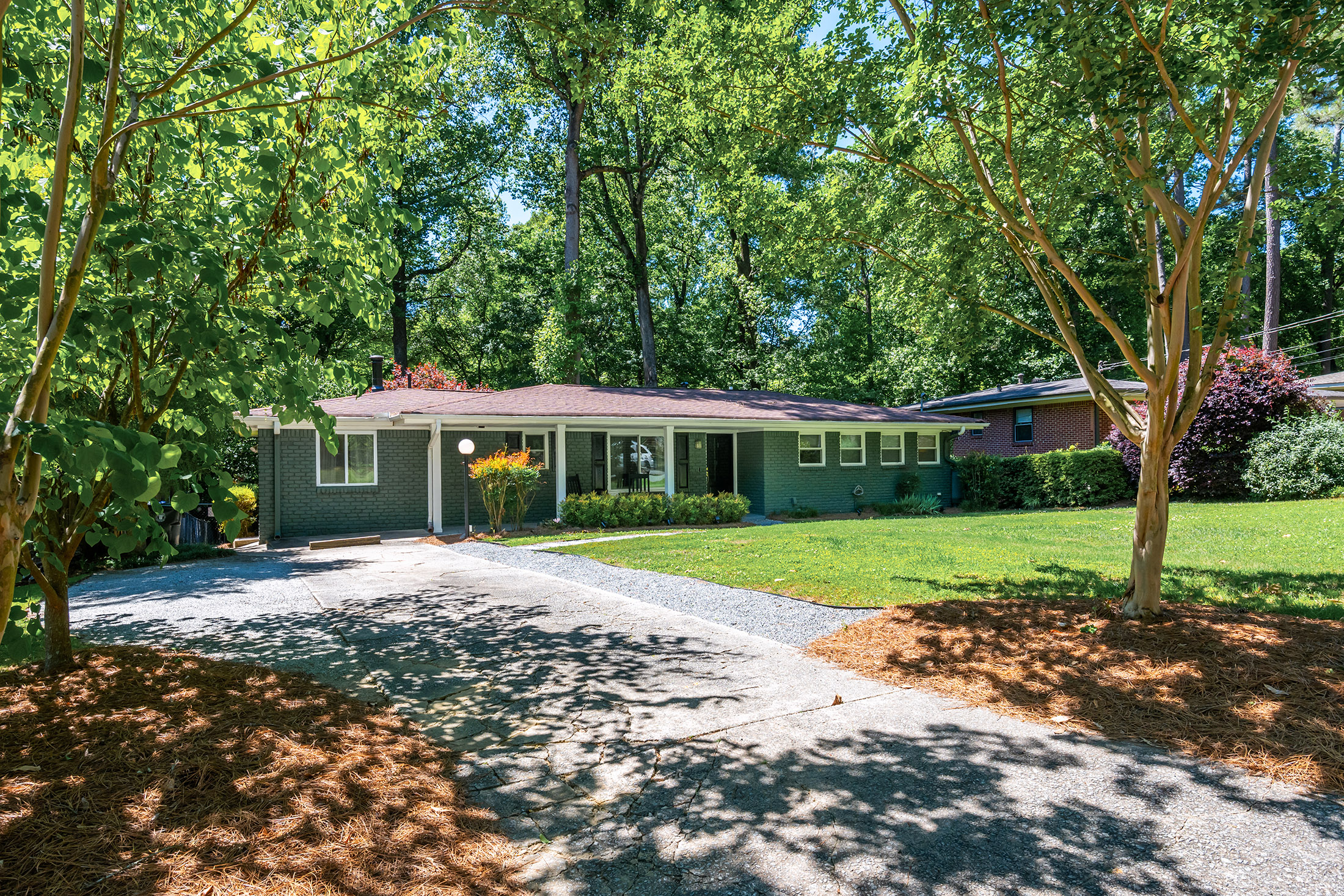  Classic Brick Ranch in Sought-After Wakefield Forest - 物件實景