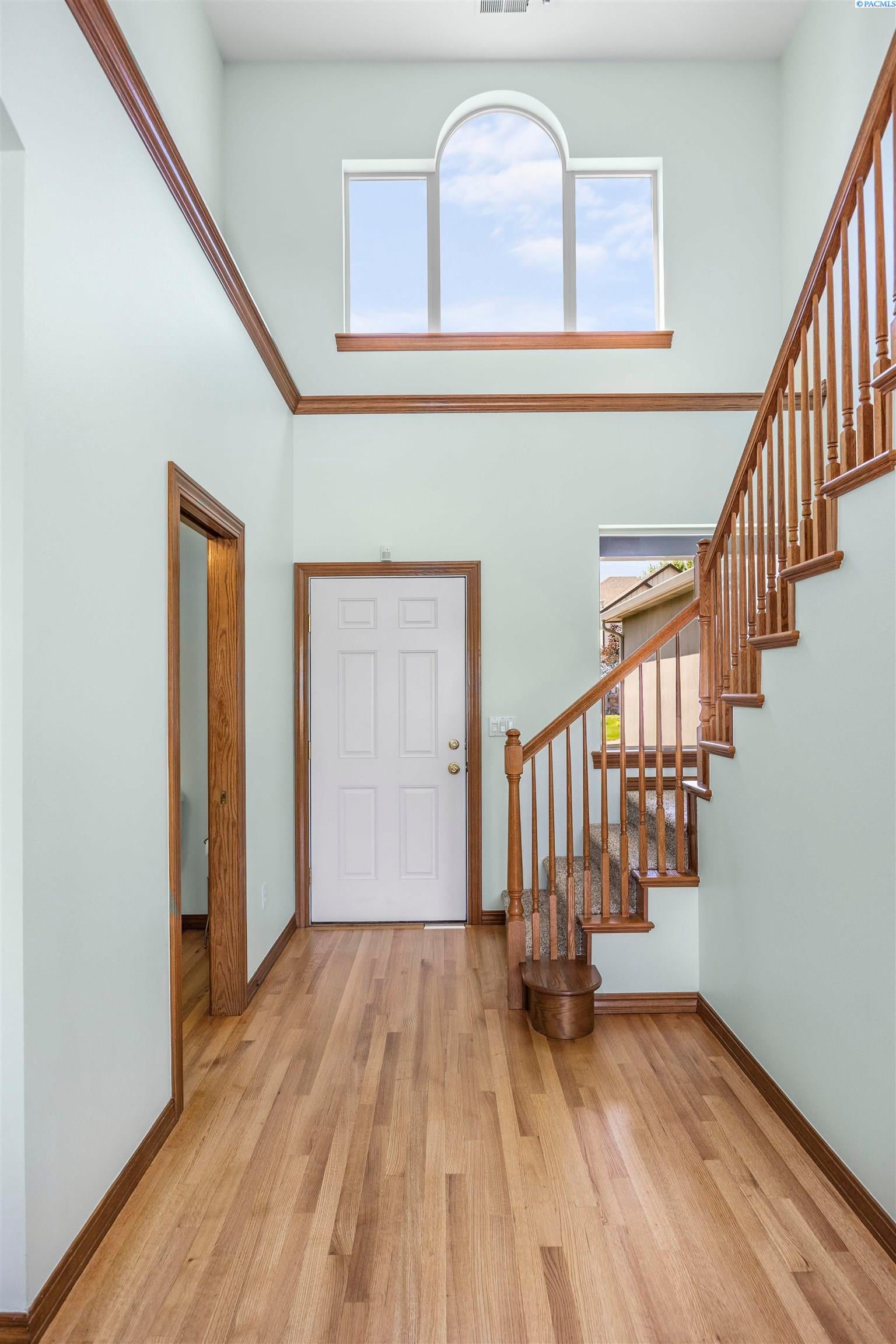 Richland, Washington, 99354, United States, 4 Bedrooms Bedrooms, ,3 BathroomsBathrooms,Residential,For Sale,1980969