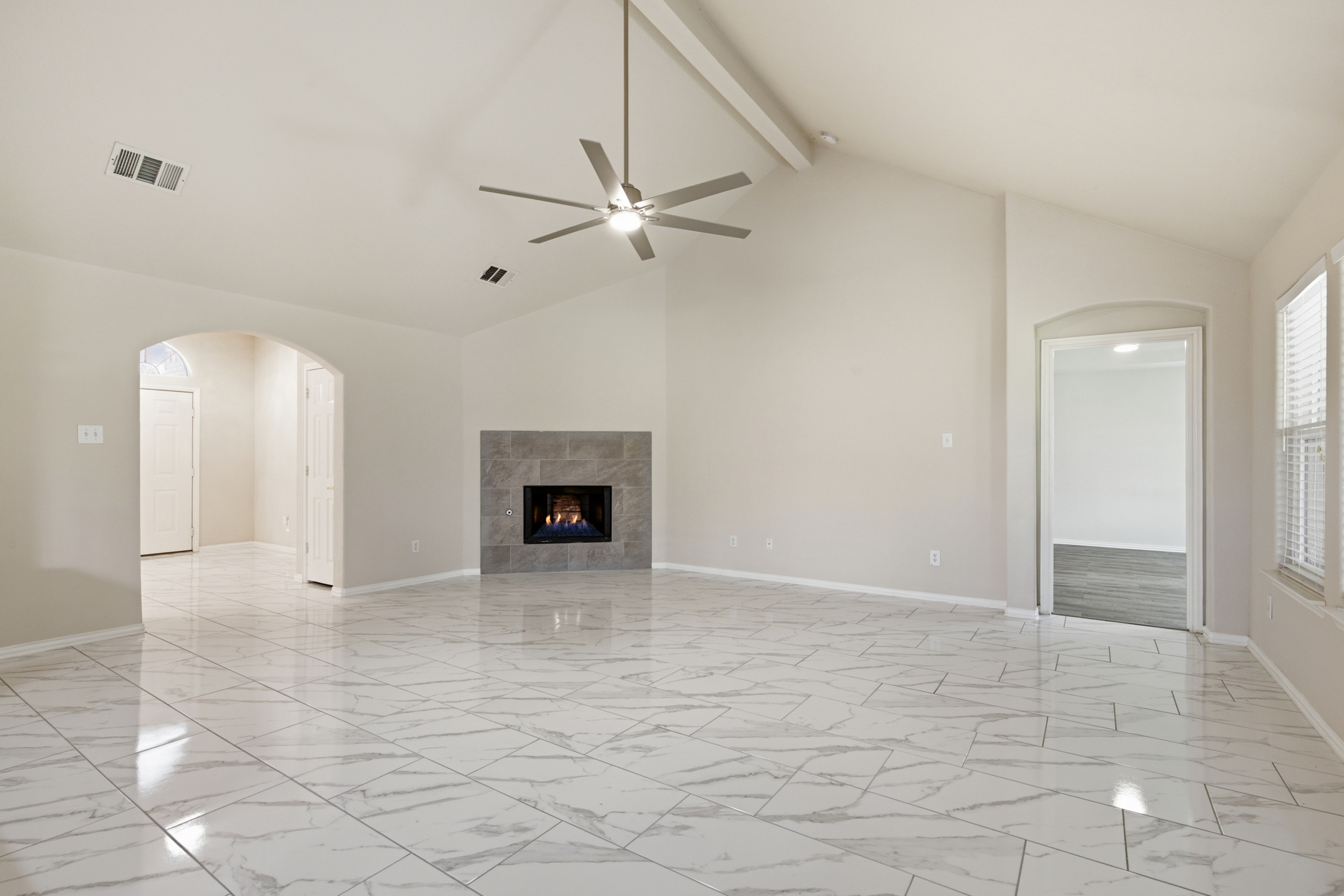  A Beautifully Enhanced McKinney Home Offering Modern Comfort and Privacy - 物件實景