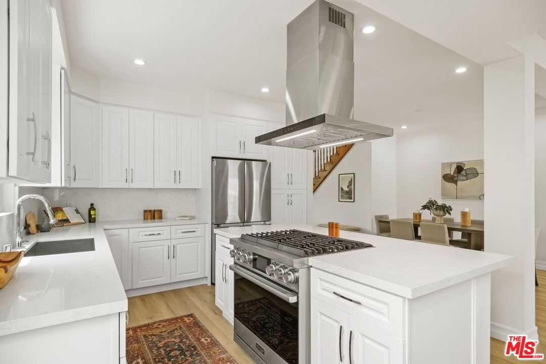 Los Angeles, California, 90004, United States, 4 Bedrooms Bedrooms, ,3 BathroomsBathrooms,Residential,For Sale,1785182