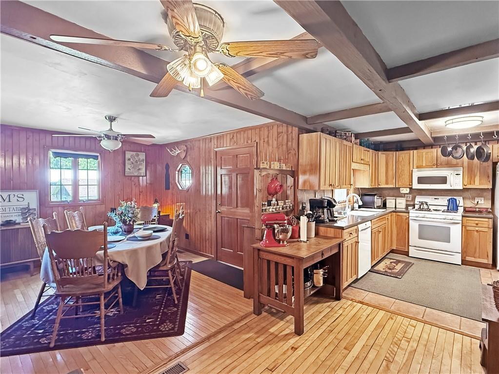 Mattoon, Illinois, 61938, United States, 3 Bedrooms Bedrooms, ,2 BathroomsBathrooms,Residential,For Sale,1931699