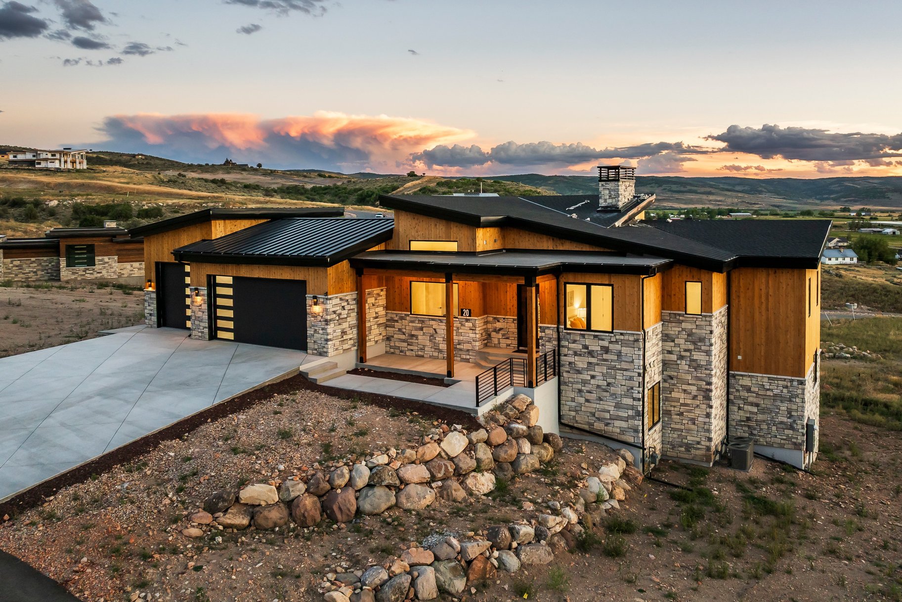  New Build Mountain Modern Home with Expansive Views - 物件實景
