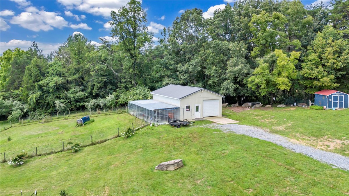 Buchanan, Virginia, 24066, United States, 5 Bedrooms Bedrooms, ,4 BathroomsBathrooms,Residential,For Sale,1900741