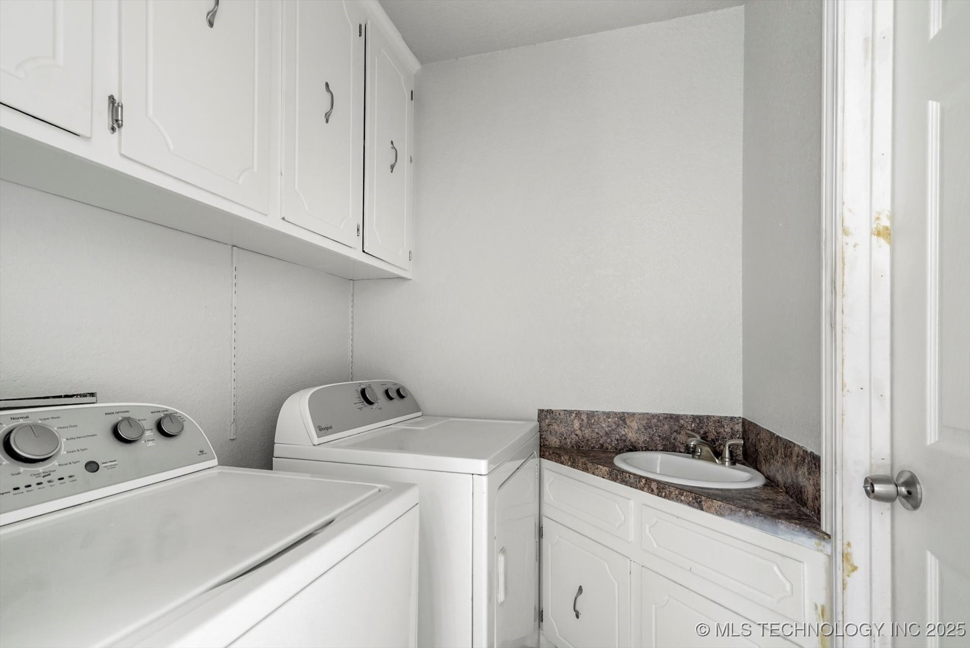 Glenpool, Oklahoma, 74033, United States, ,Residential,For Sale,1998414