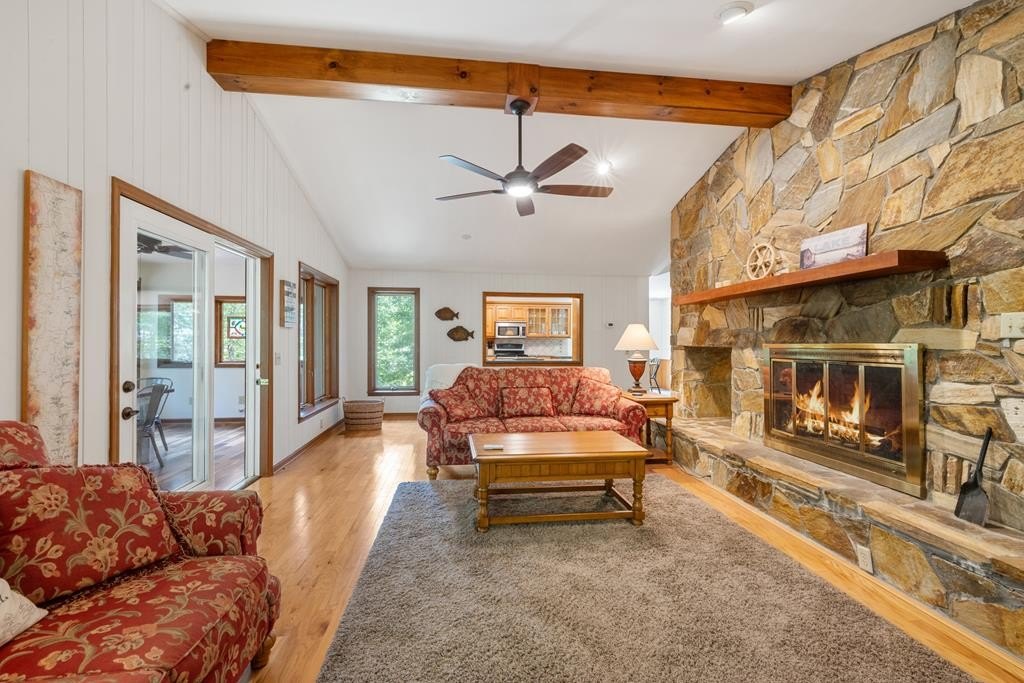 Hayesville, North Carolina, 28904, United States, 4 Bedrooms Bedrooms, ,3 BathroomsBathrooms,Residential,For Sale,1983096