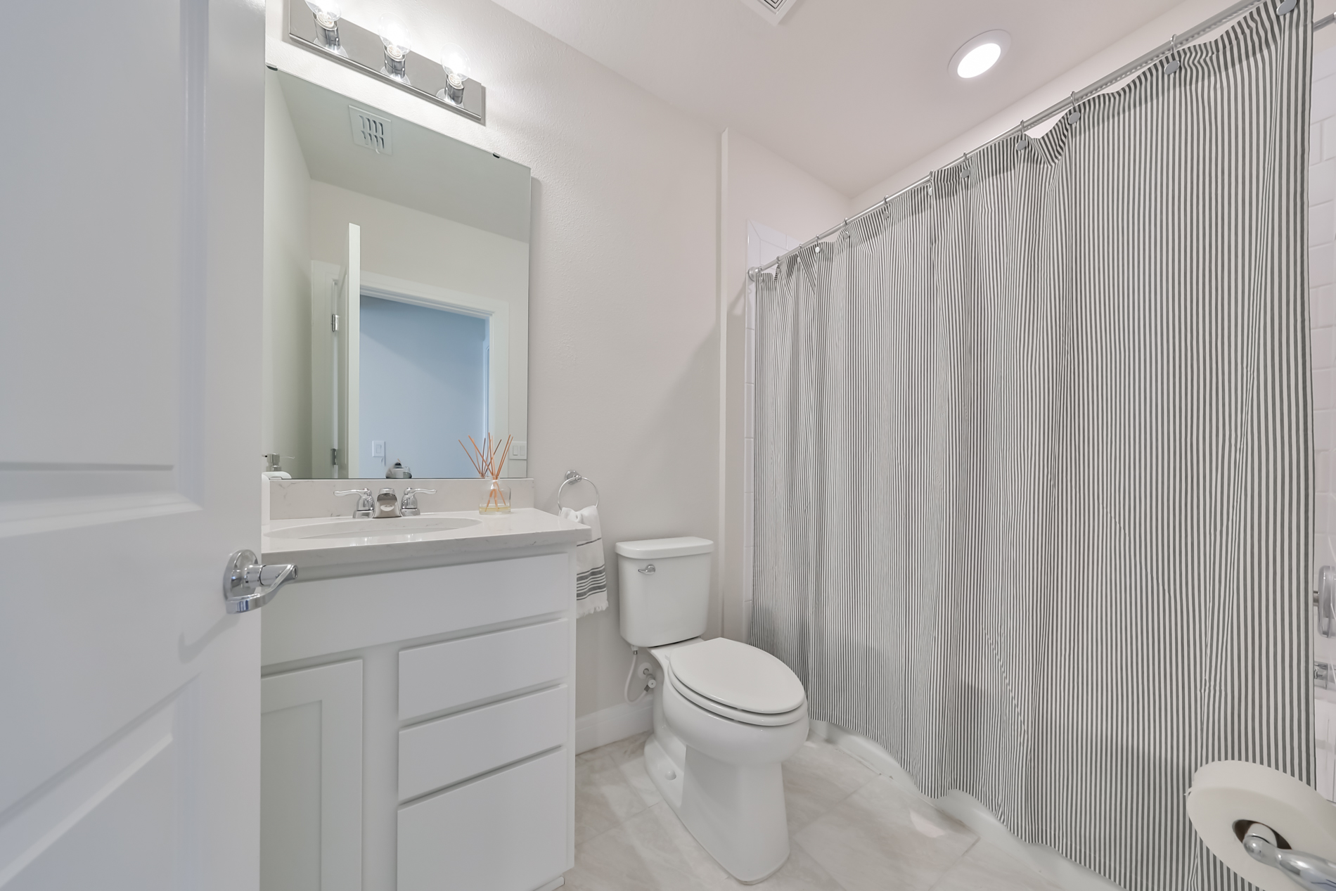 Wesley Chapel, Florida, 33545, United States, 5 Bedrooms Bedrooms, ,3 BathroomsBathrooms,Residential,For Sale,1931588