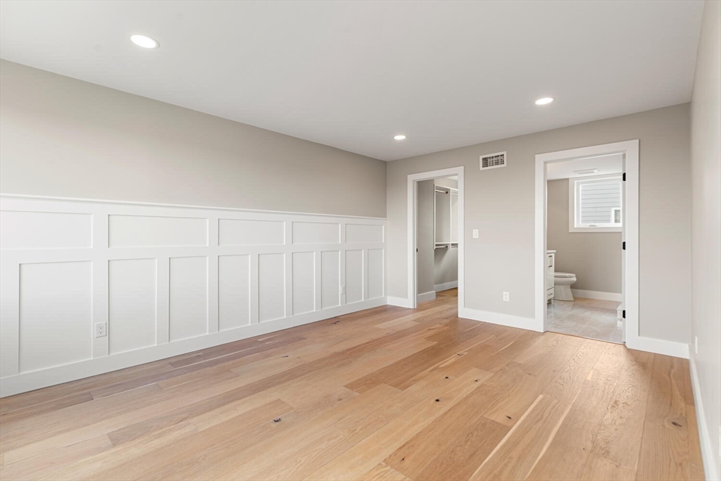 Waltham, Massachusetts, 02453, United States, 8 Bedrooms Bedrooms, ,8 BathroomsBathrooms,Residential,For Sale,1912602