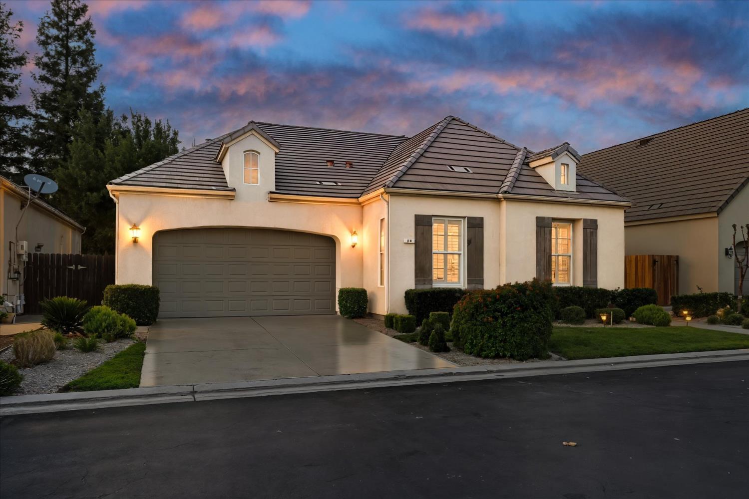 Clovis, California, 93619, United States, 3 Bedrooms Bedrooms, ,2 BathroomsBathrooms,Residential,For Sale,1942854