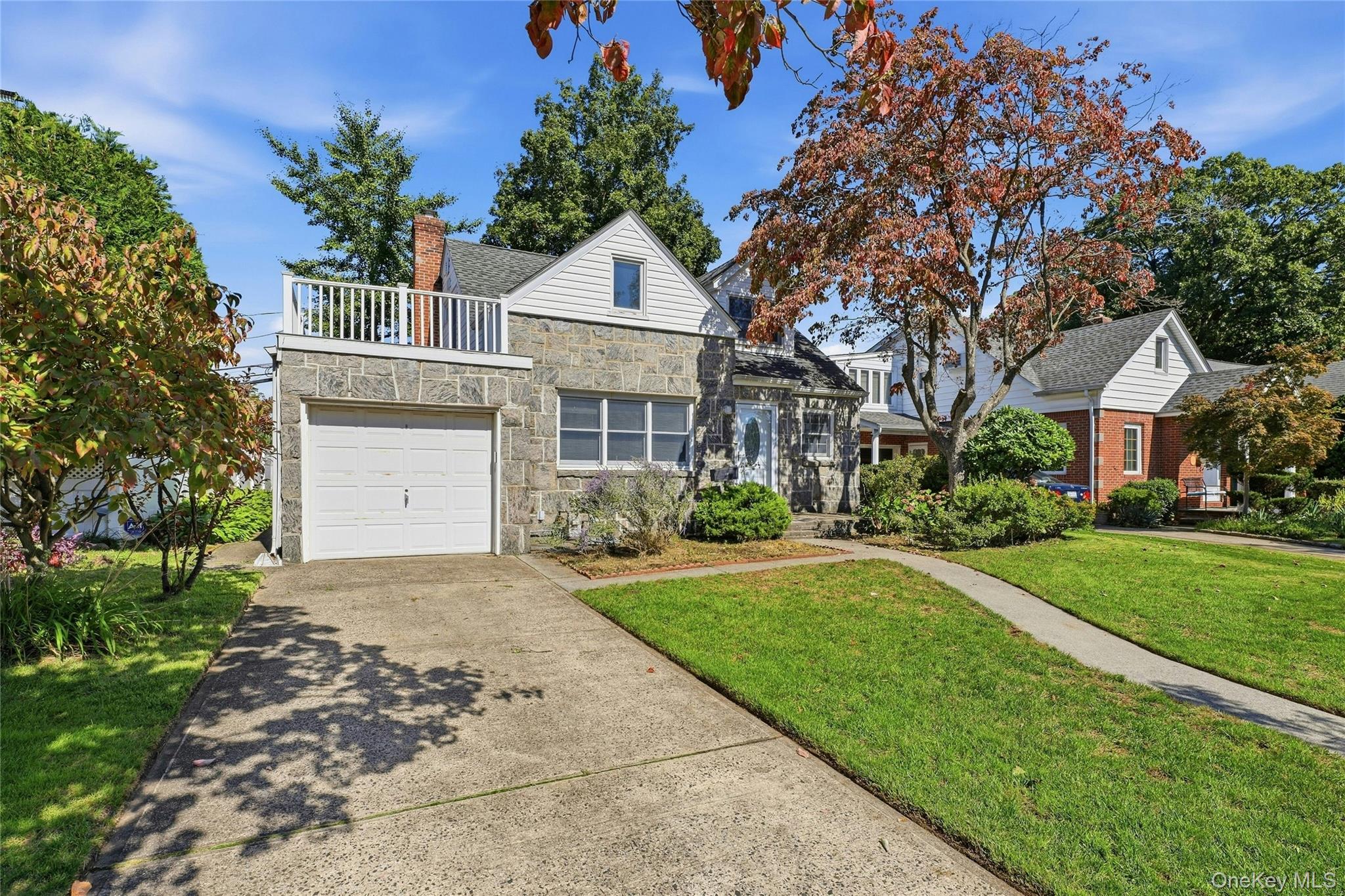 Oak Dr, New Hyde Park, NY 11040 #1