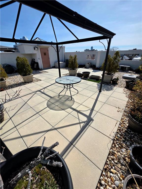 Brooklyn, New York, 11214, United States, 3 Bedrooms Bedrooms, ,2 BathroomsBathrooms,Residential,For Sale,1885632