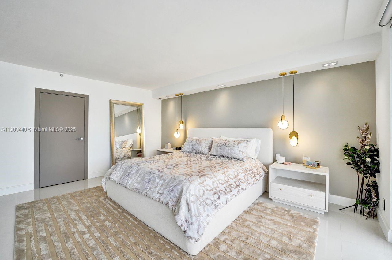 Aventura, Florida, 33180, United States, 4 Bedrooms Bedrooms, ,3 BathroomsBathrooms,Residential,For Sale,1989570