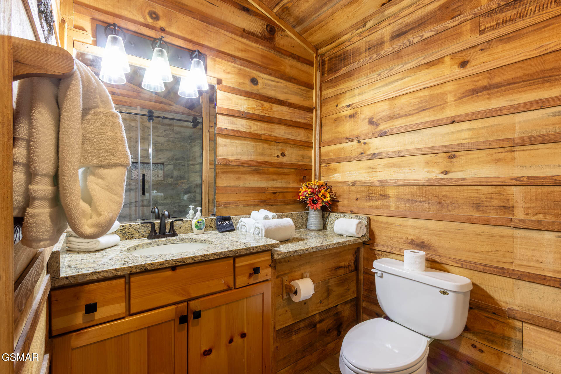 Sevierville, Tennessee, 37876, United States, 2 Bedrooms Bedrooms, ,3 BathroomsBathrooms,Residential,For Sale,1977438